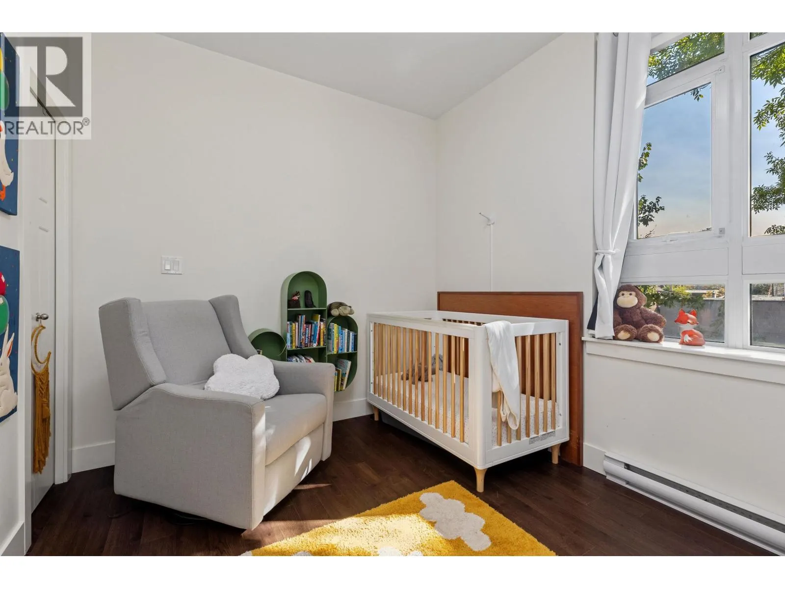 214 2250 COMMERCIAL DRIVE