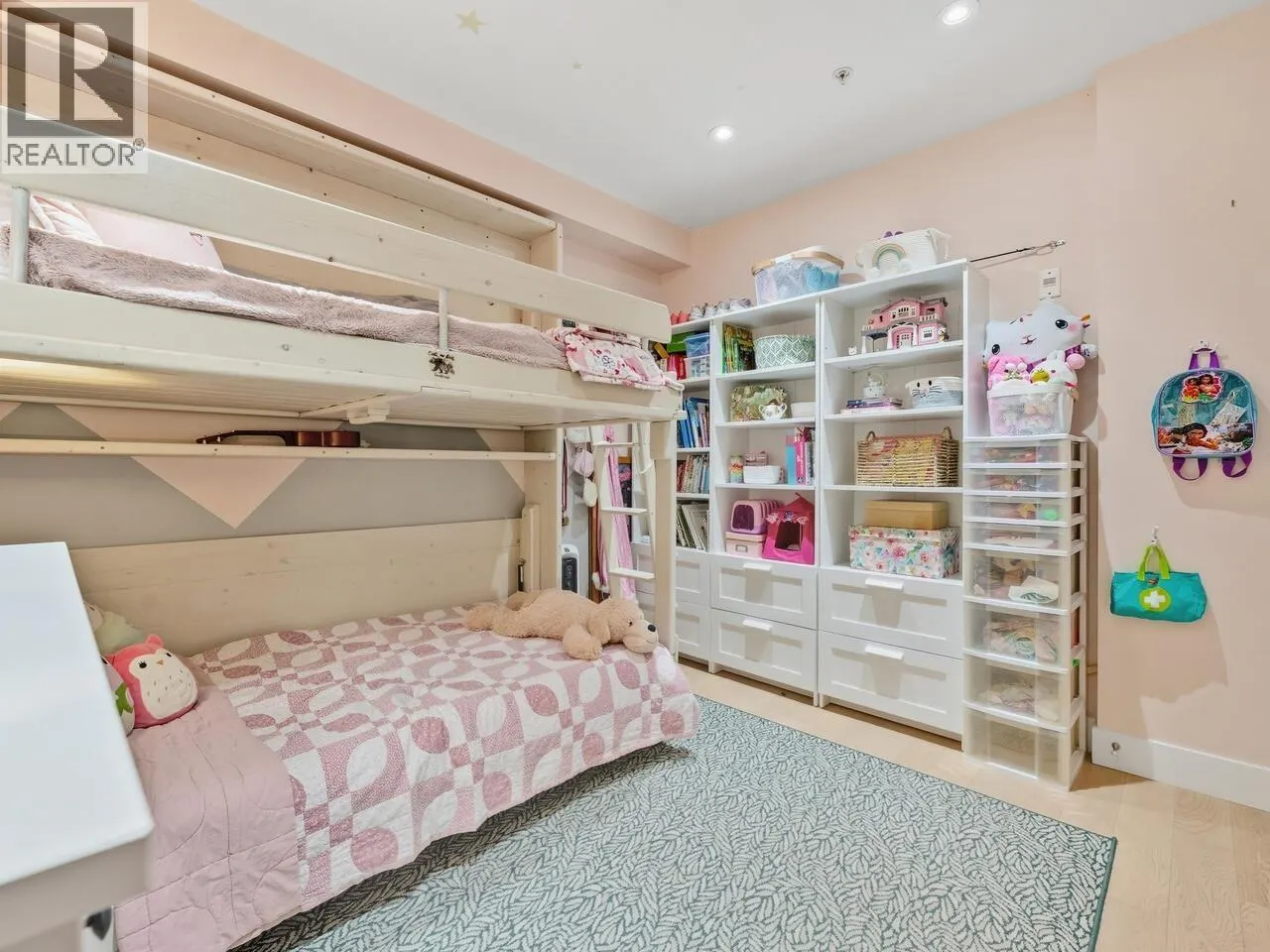 165 W 14TH AVENUE