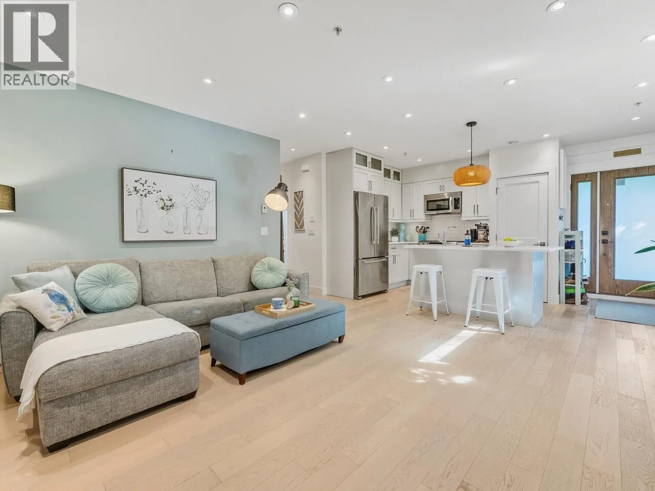 165 W 14TH AVENUE