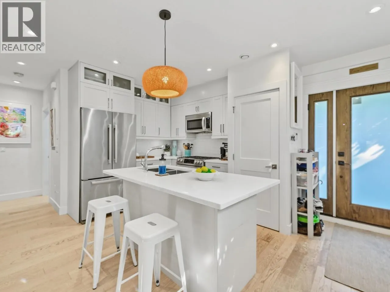 165 W 14TH AVENUE