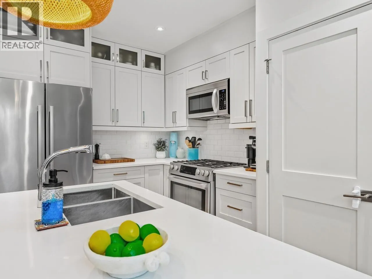 165 W 14TH AVENUE