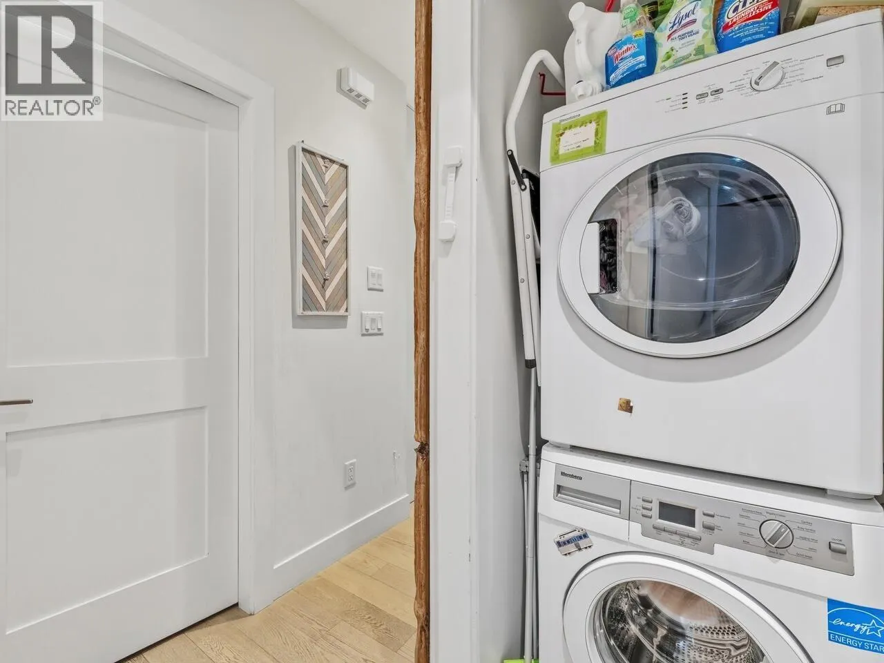 165 W 14TH AVENUE