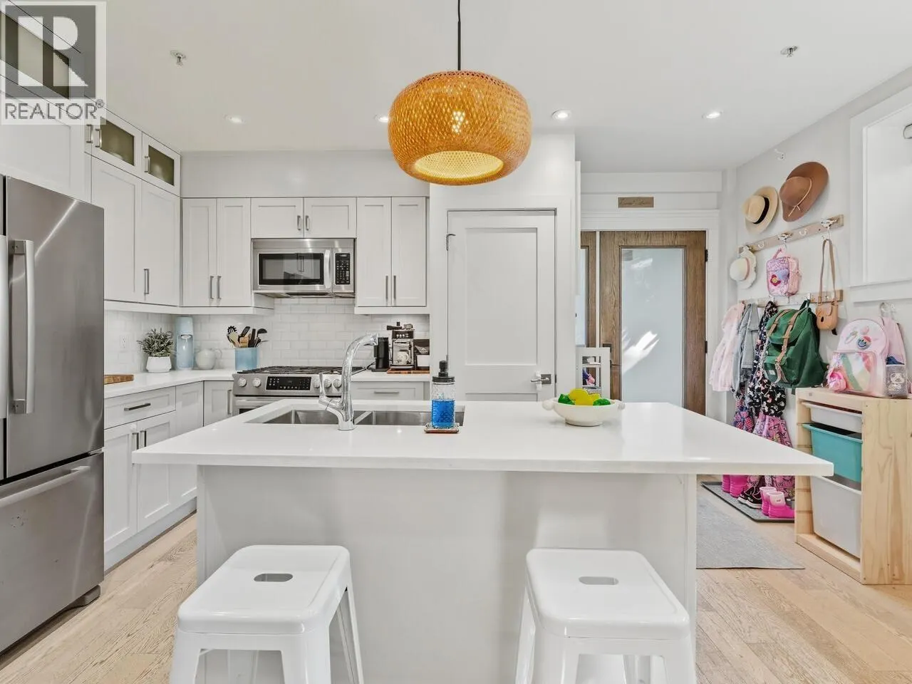 165 W 14TH AVENUE