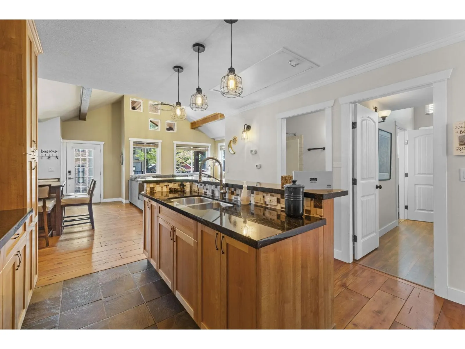 311 SPRUCE STREET|Cultus Lake North