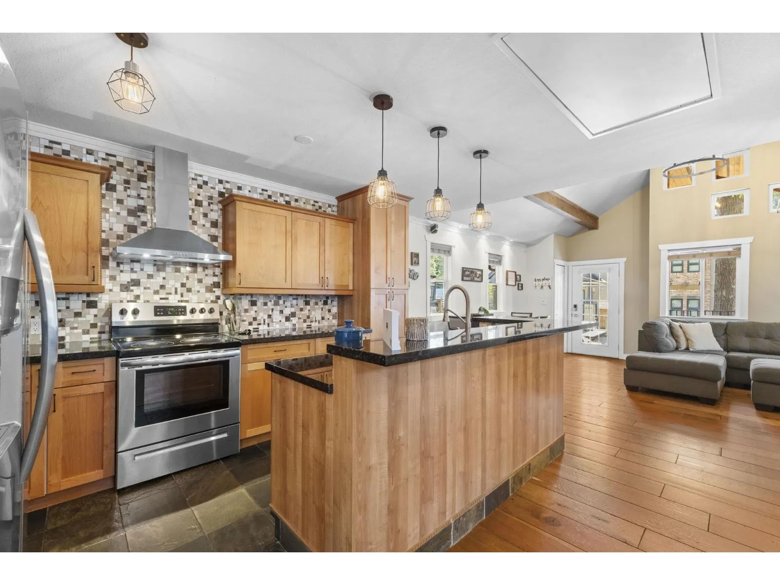 311 SPRUCE STREET|Cultus Lake North