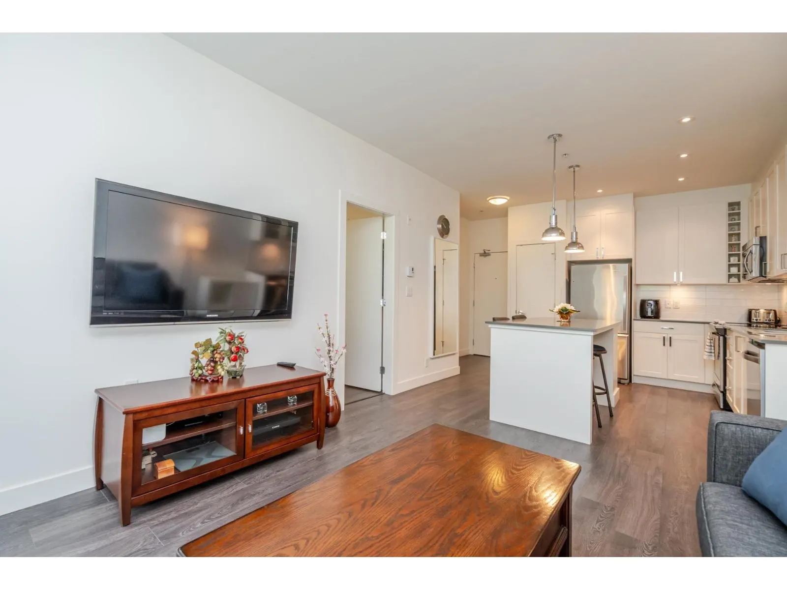 209 16396 64 AVENUE