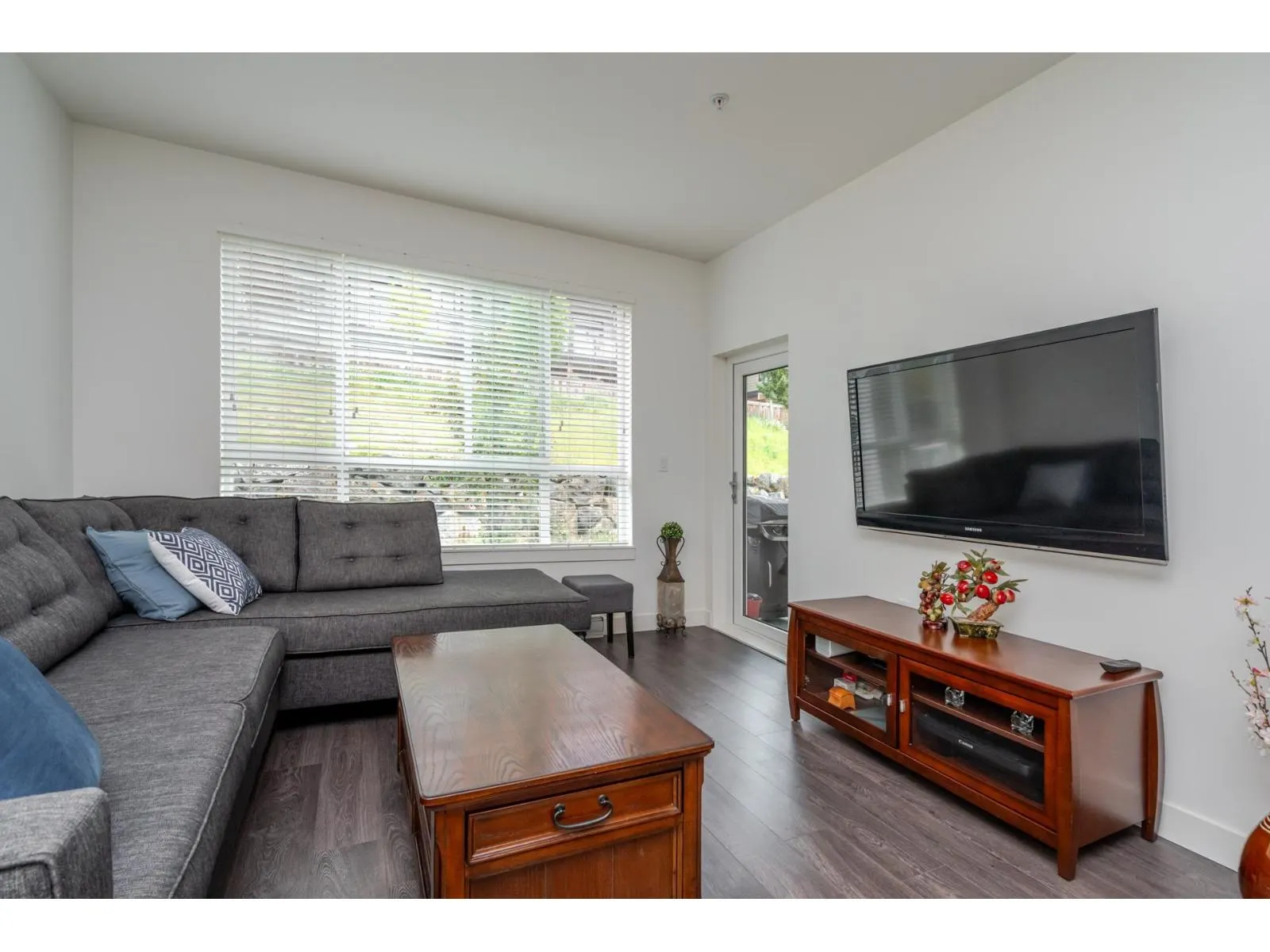 209 16396 64 AVENUE