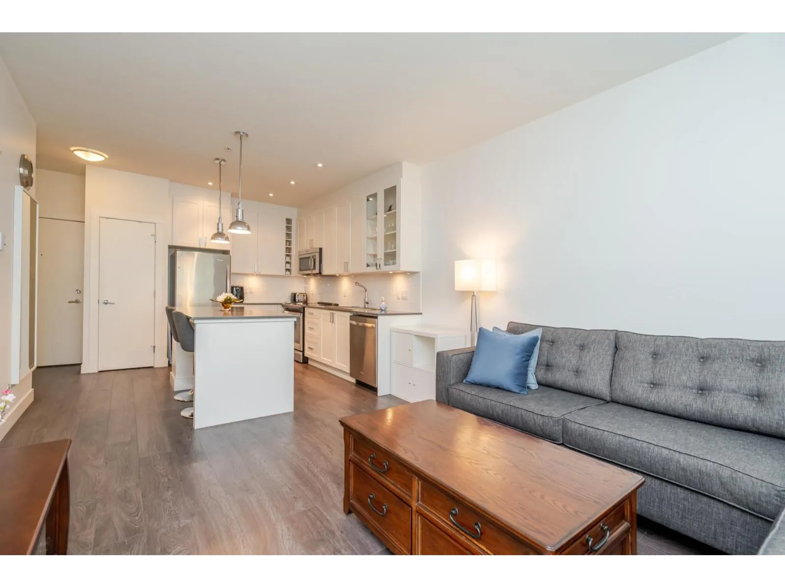 209 16396 64 AVENUE