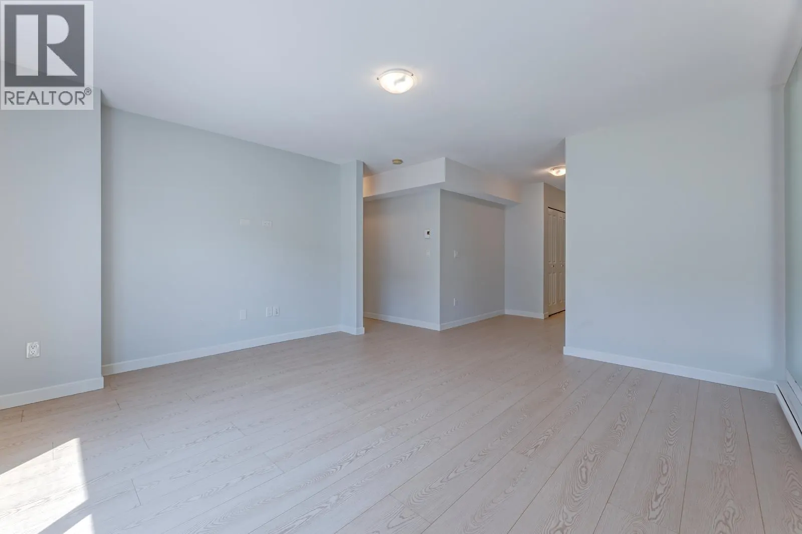 60 3500 BURKE VILLAGE PROMENADE