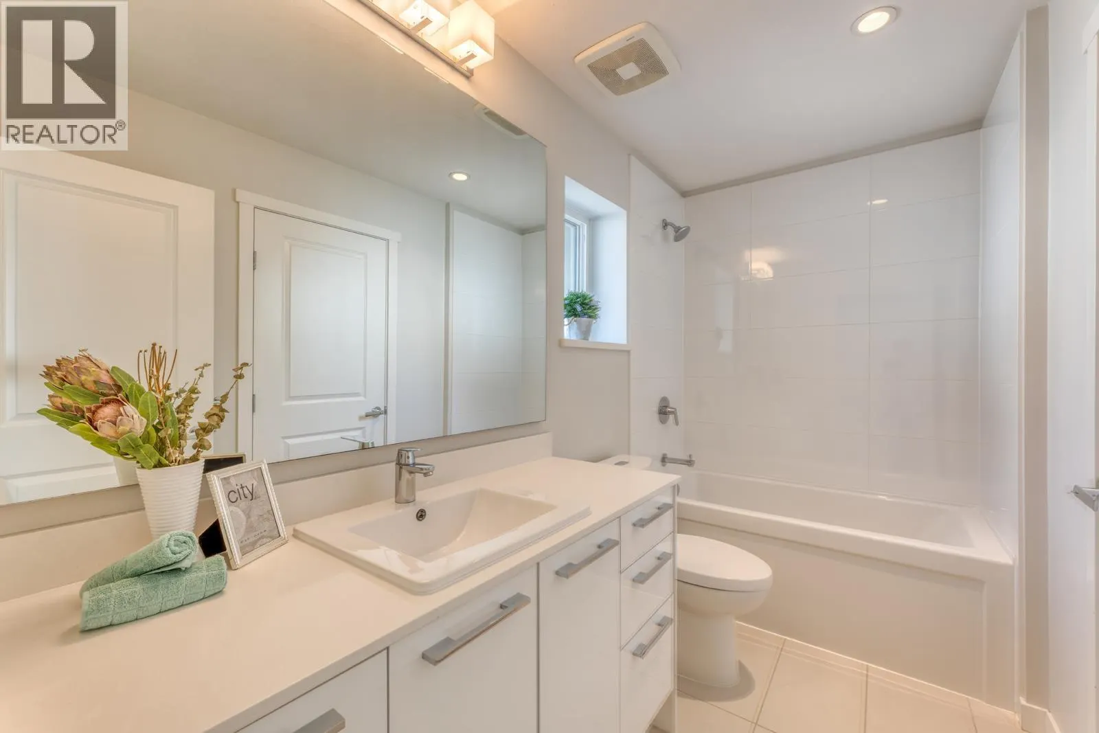 60 3500 BURKE VILLAGE PROMENADE