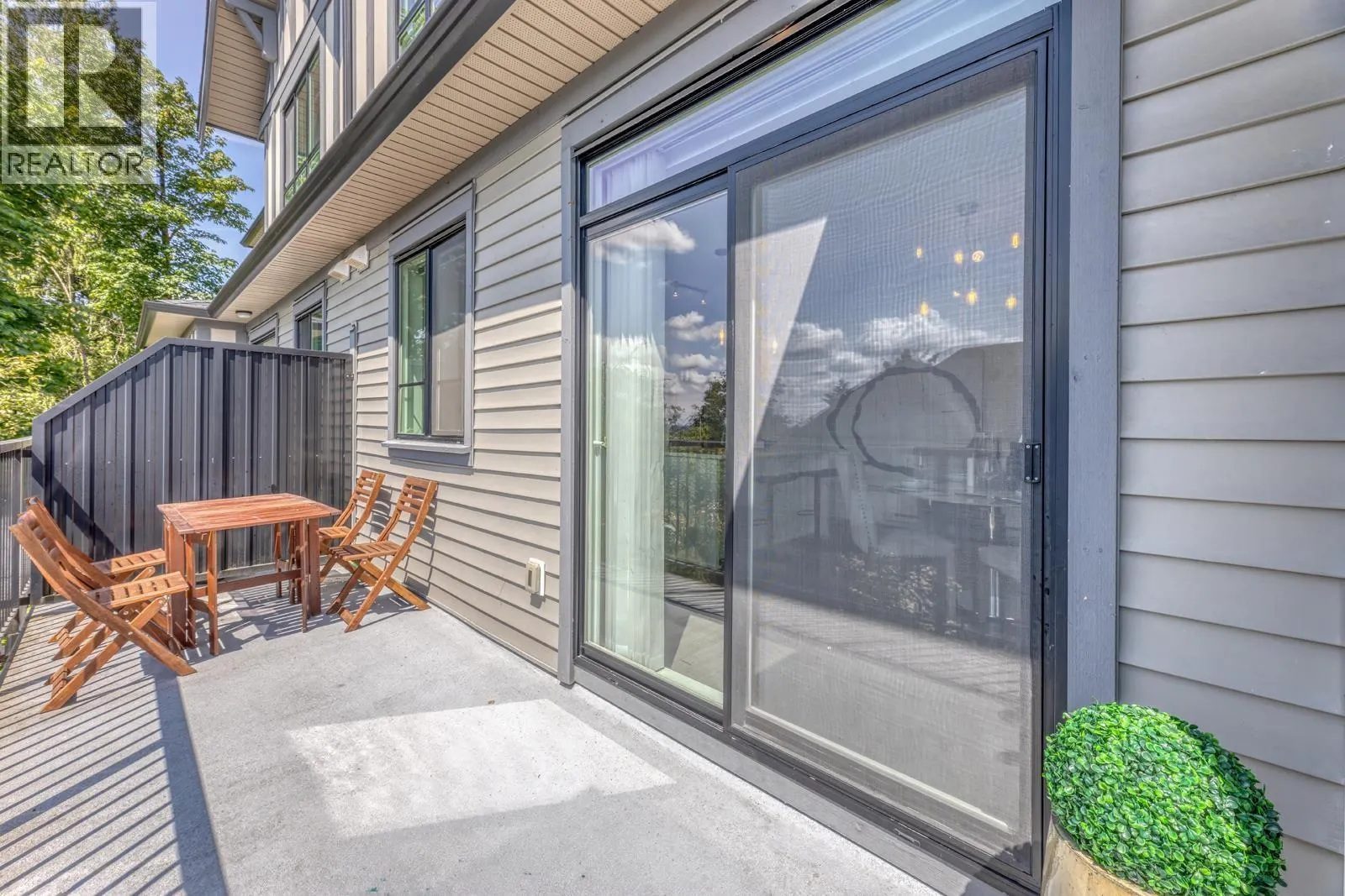 60 3500 BURKE VILLAGE PROMENADE