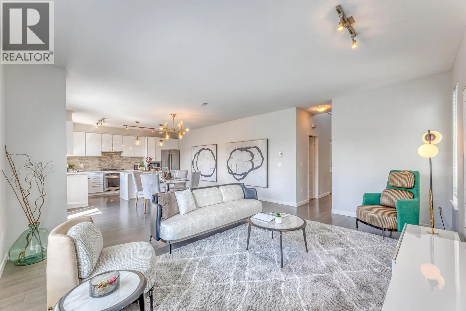 60 3500 BURKE VILLAGE PROMENADE