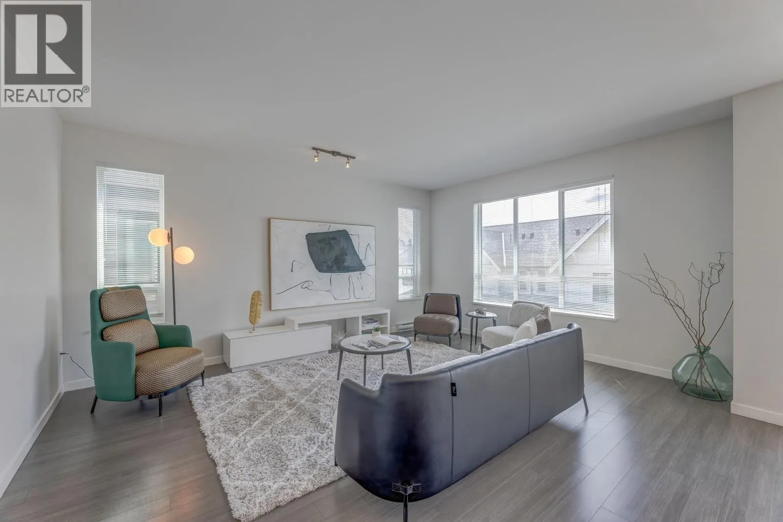 60 3500 BURKE VILLAGE PROMENADE