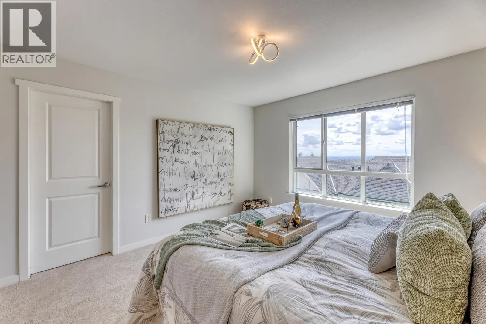 60 3500 BURKE VILLAGE PROMENADE