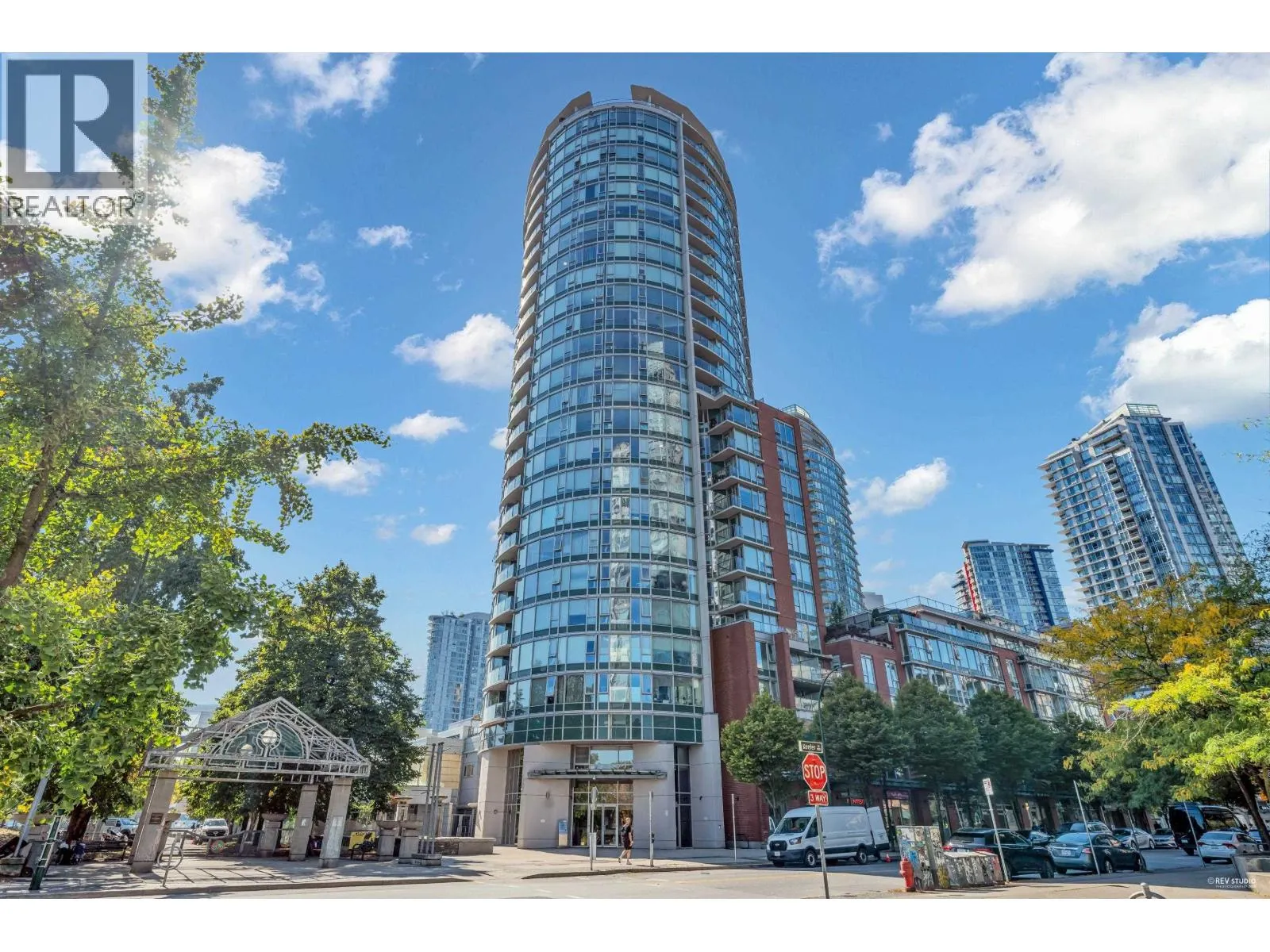703 58 KEEFER PLACE