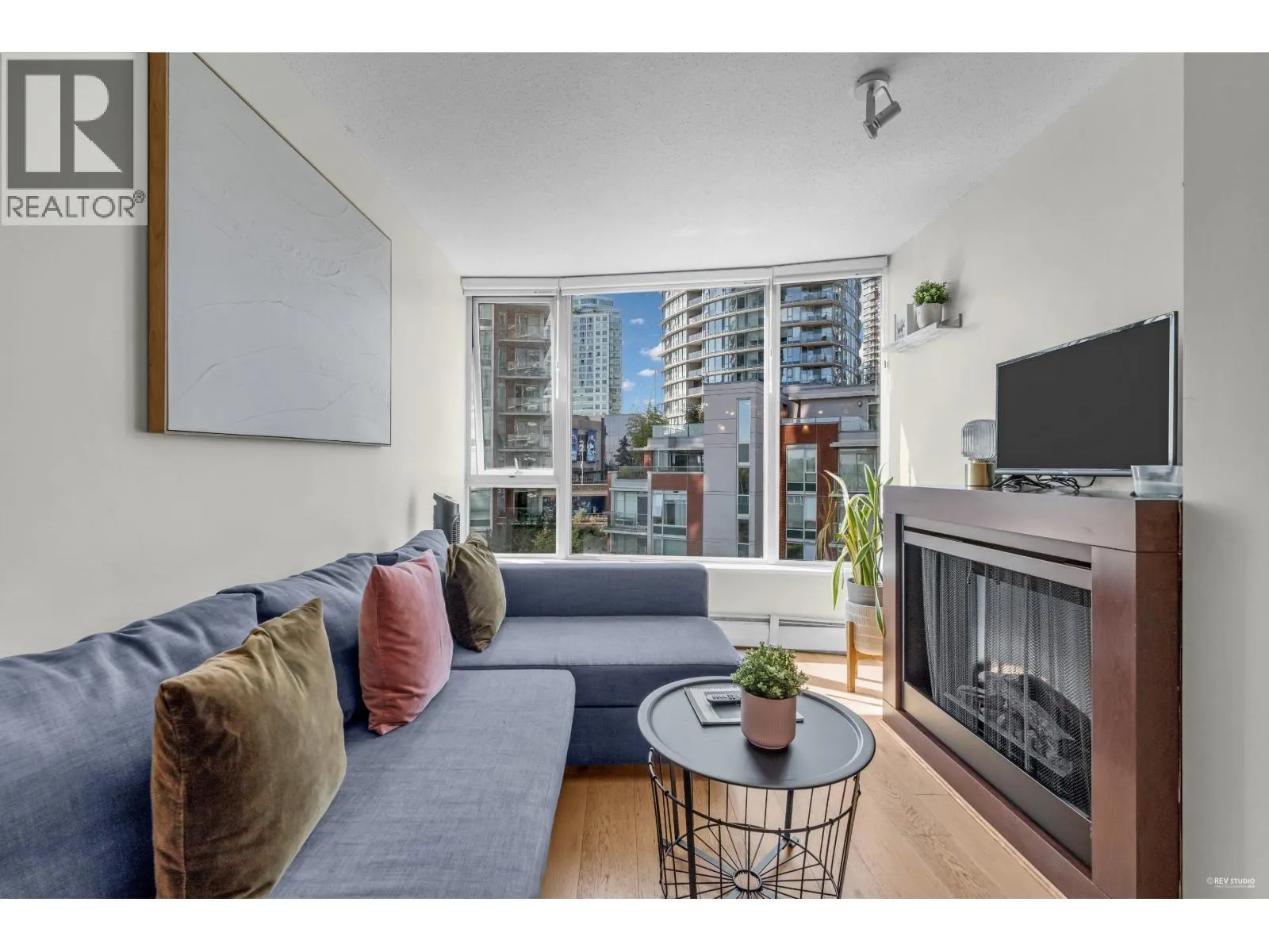 703 58 KEEFER PLACE