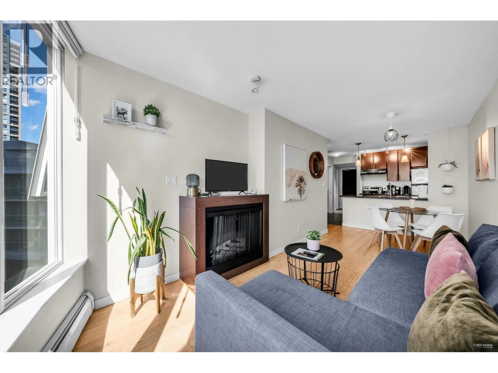 703 58 KEEFER PLACE
