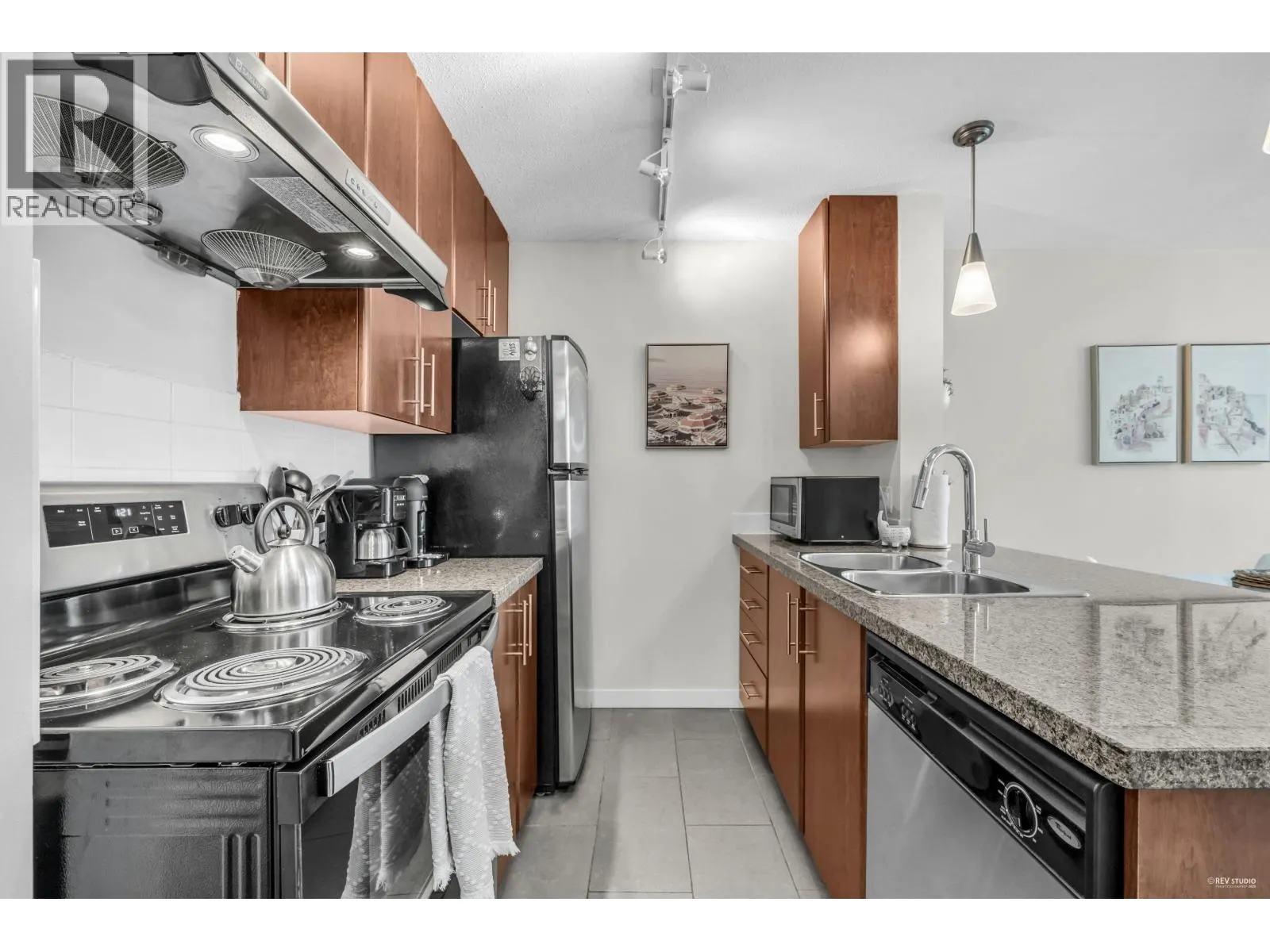 703 58 KEEFER PLACE
