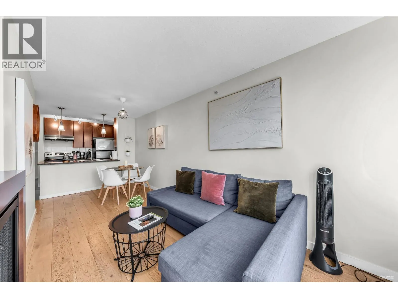 703 58 KEEFER PLACE