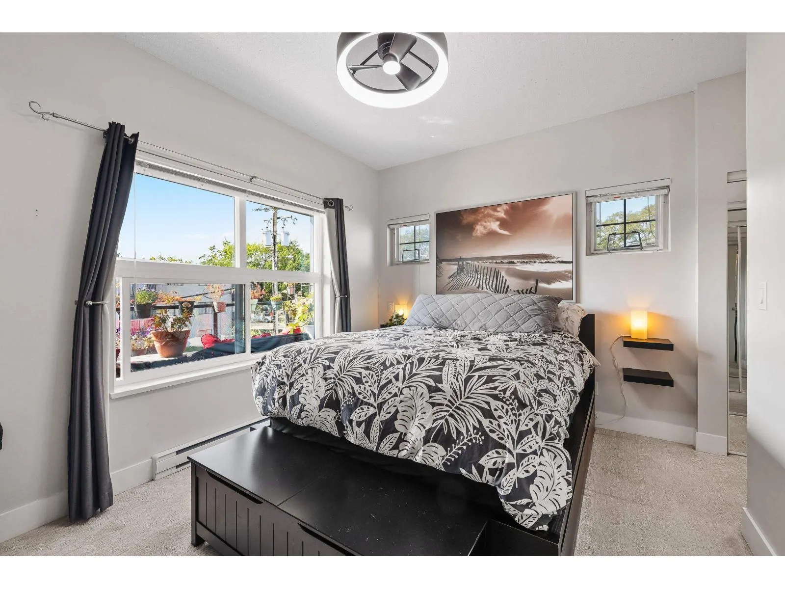 207 20630 DOUGLAS CRESCENT