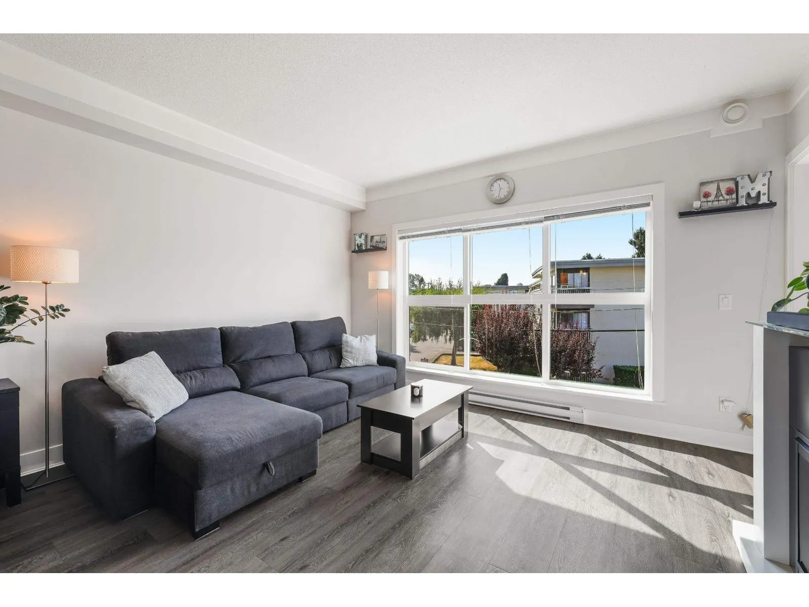 207 20630 DOUGLAS CRESCENT