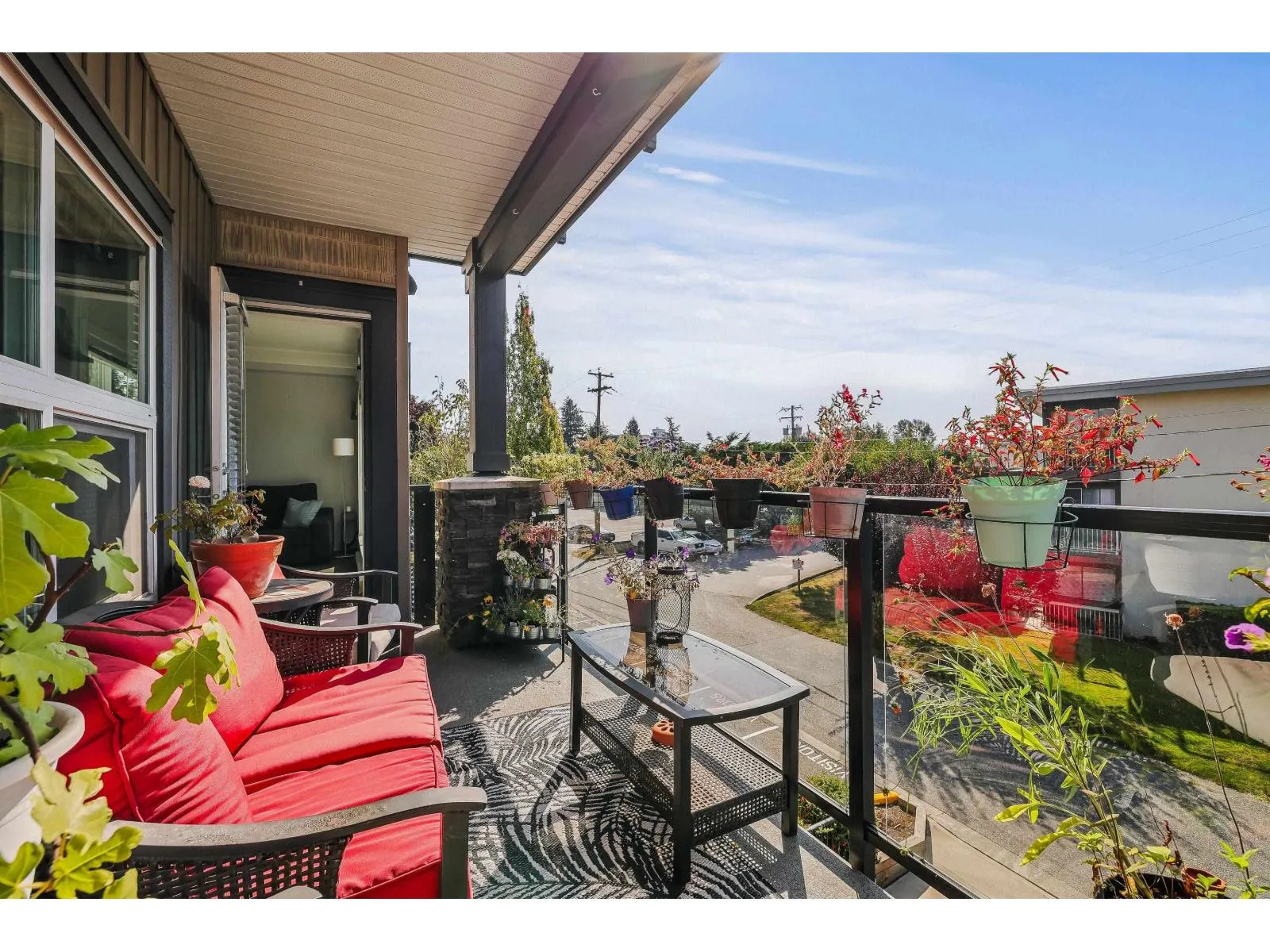 207 20630 DOUGLAS CRESCENT