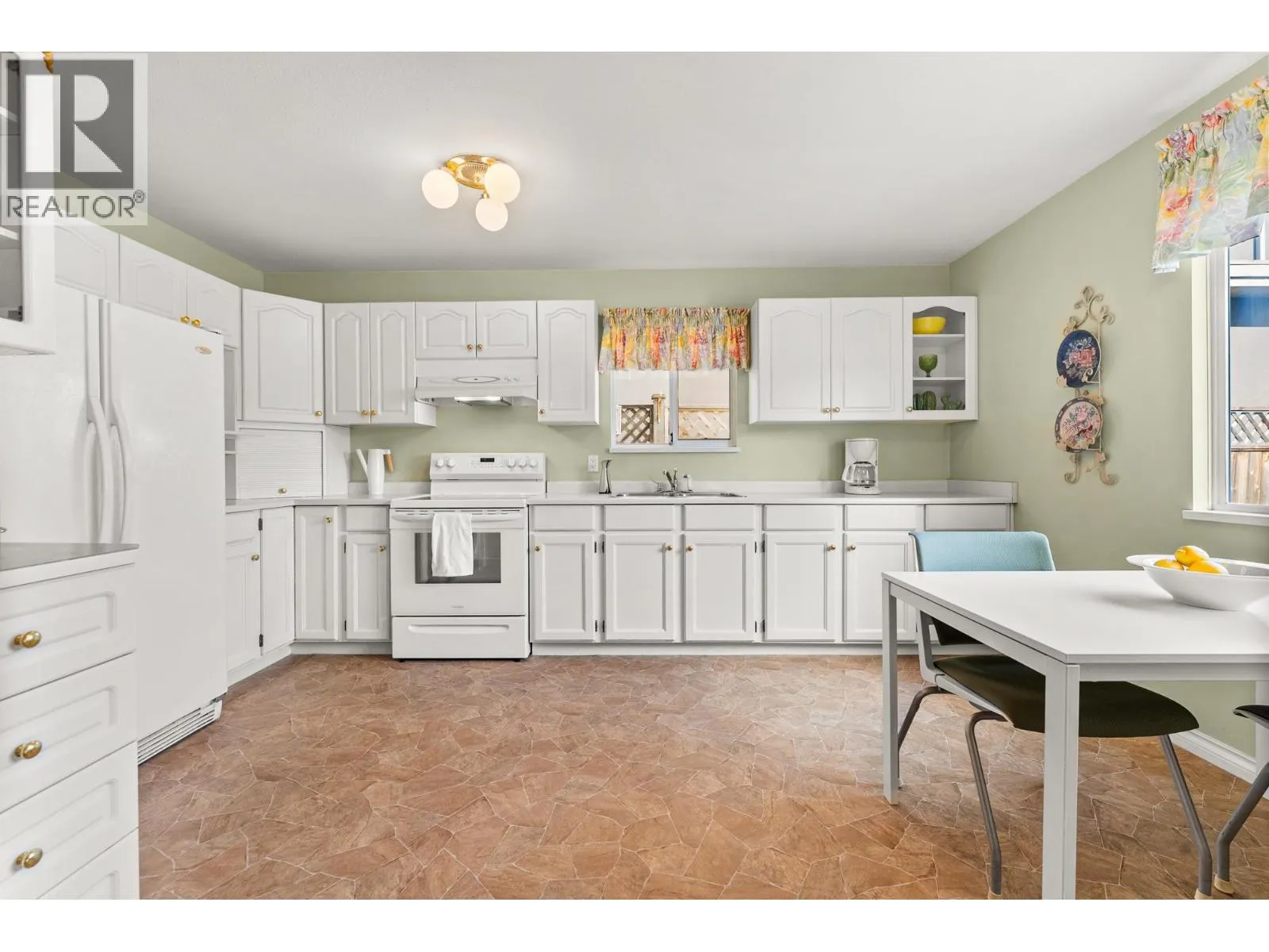 8140 ROBINSON ROAD