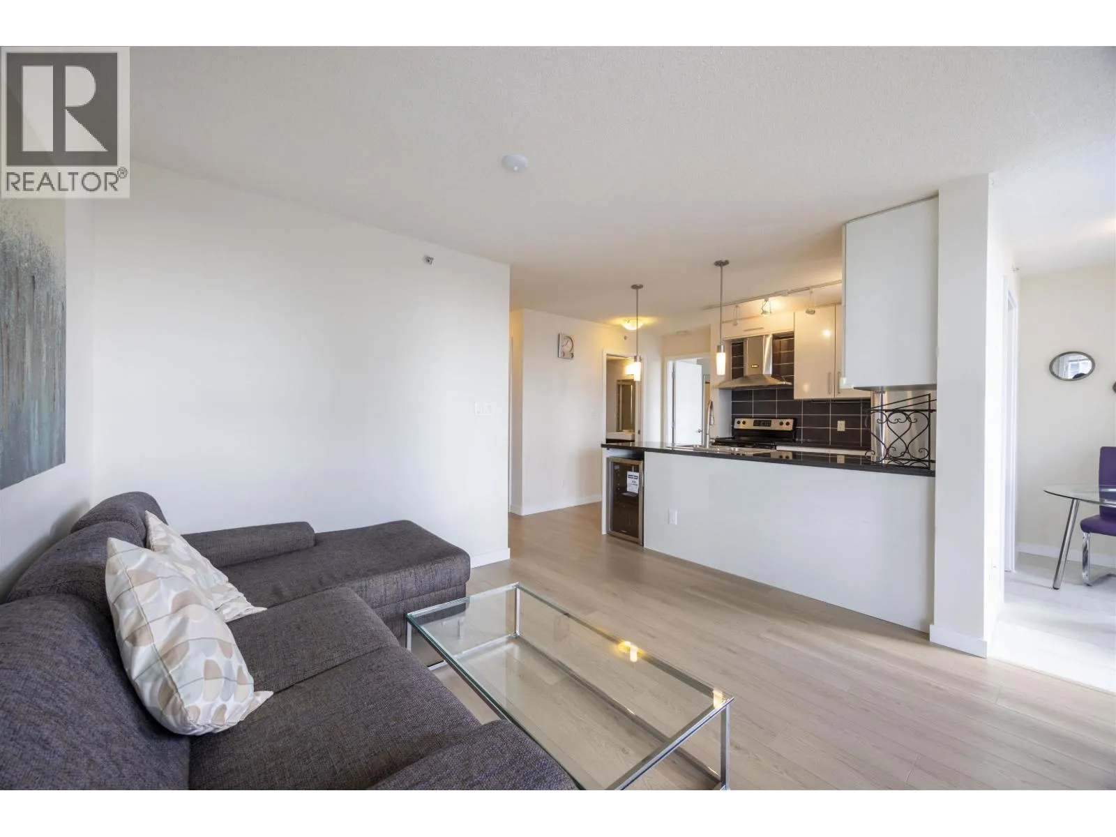 1906 188 KEEFER PLACE
