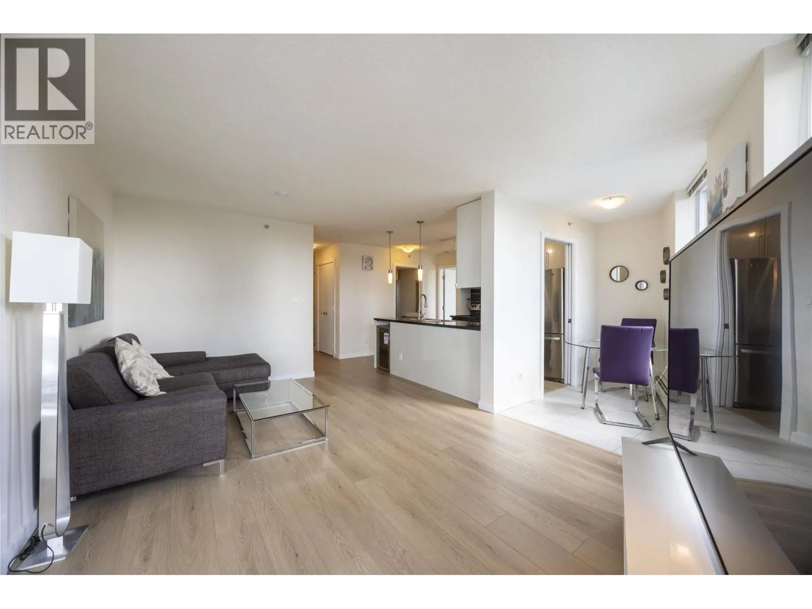 1906 188 KEEFER PLACE