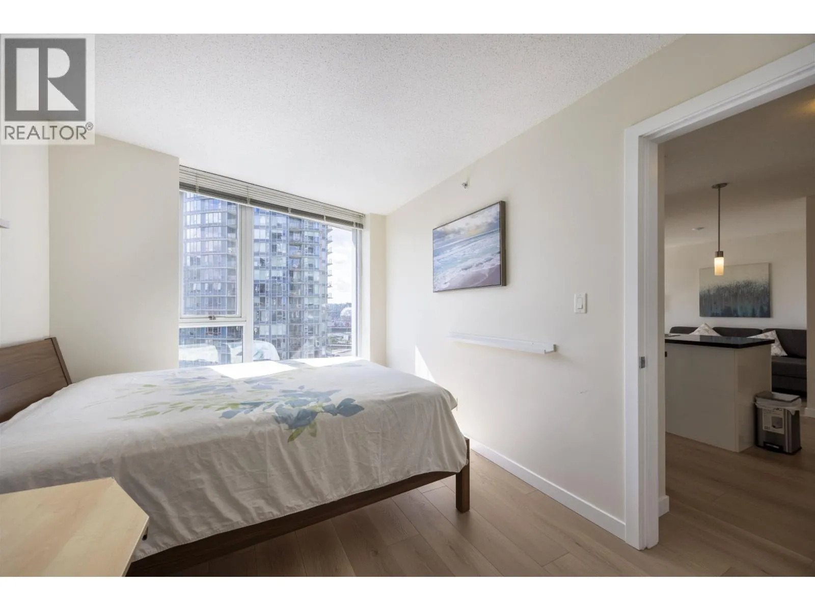 1906 188 KEEFER PLACE
