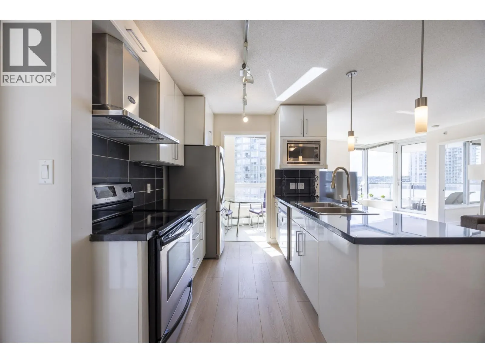 1906 188 KEEFER PLACE