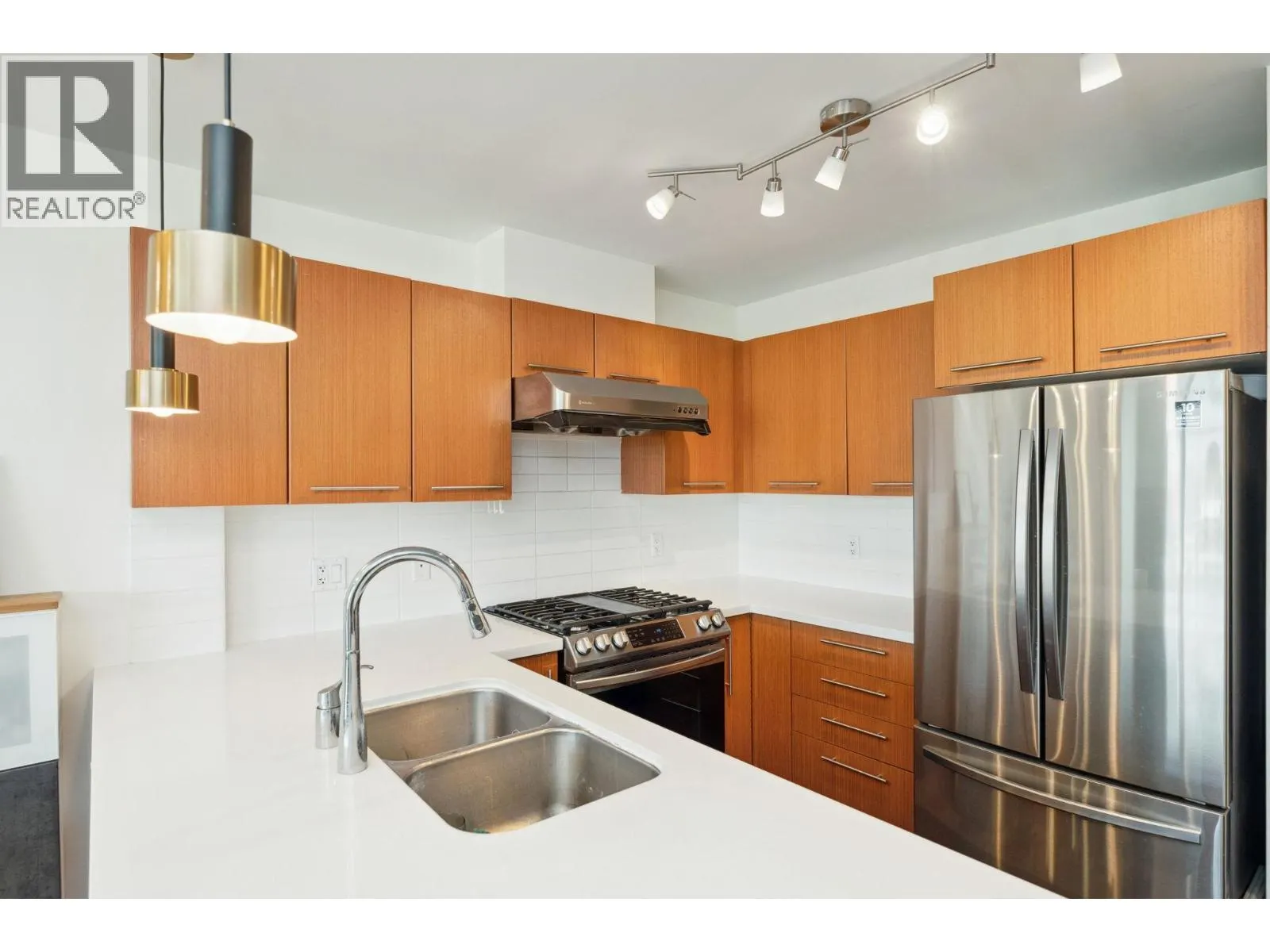 2905 2133 DOUGLAS ROAD