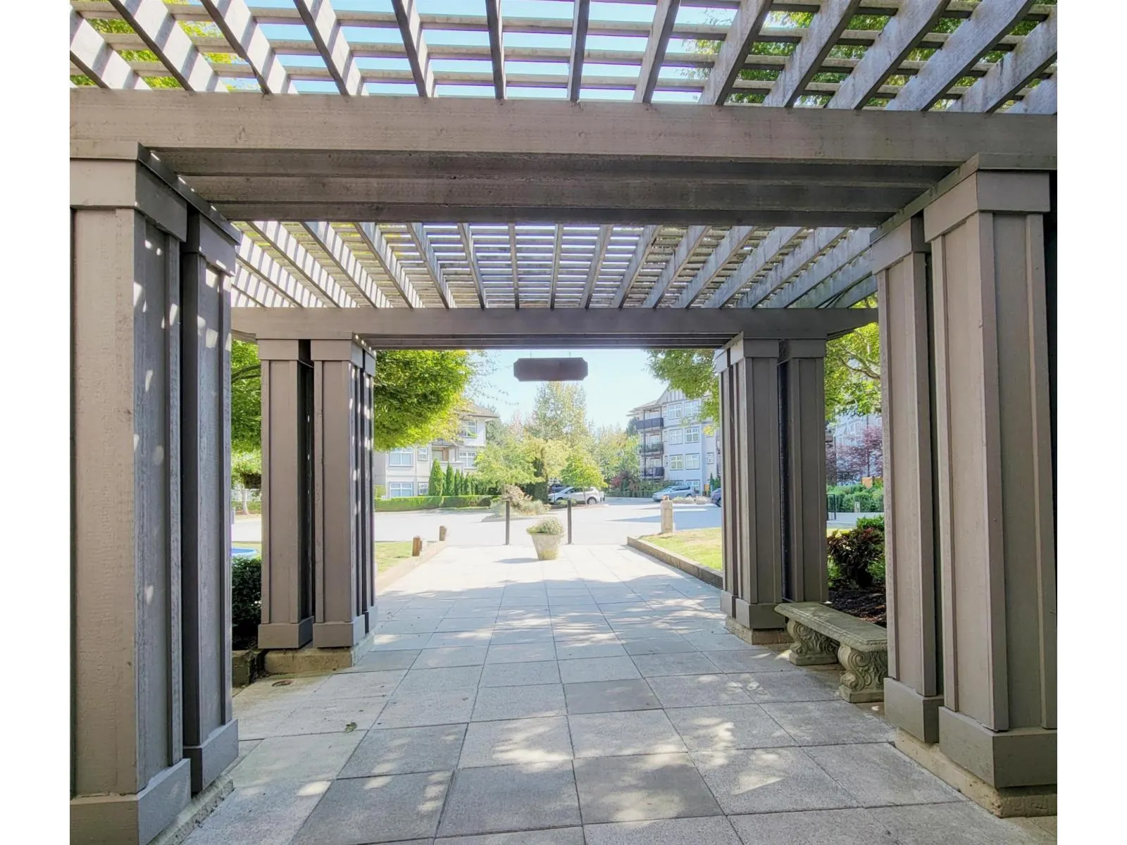 126 27358 32 AVENUE