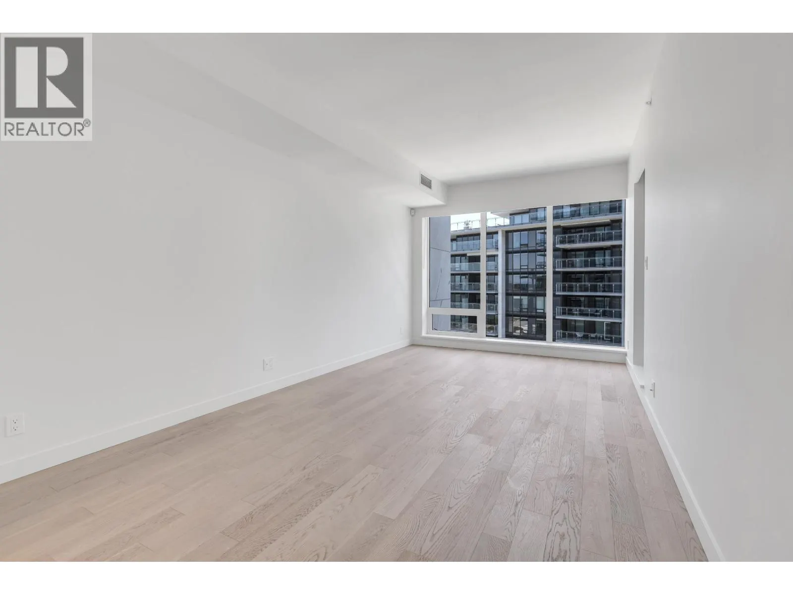 605 6811 PEARSON WAY