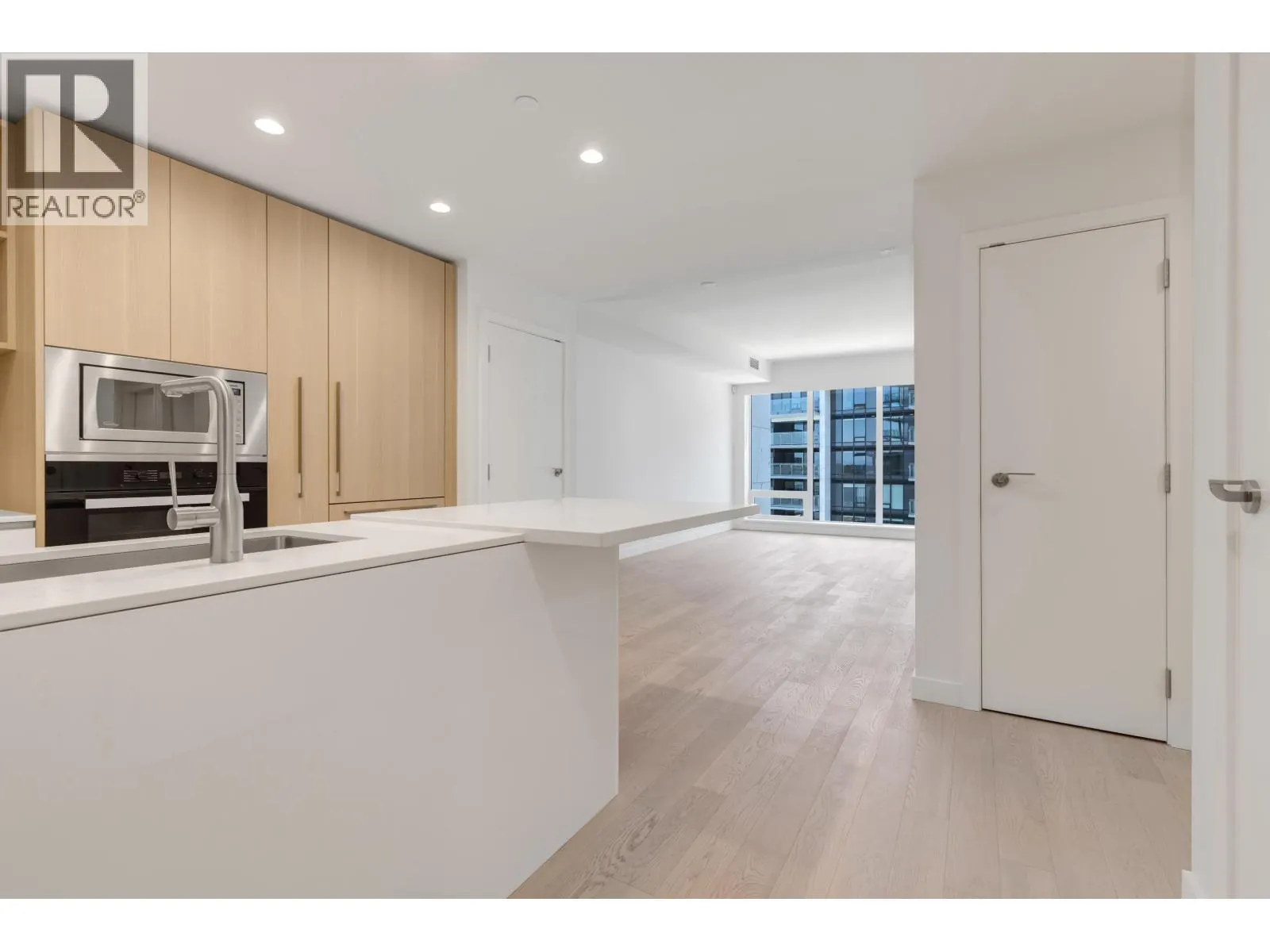 605 6811 PEARSON WAY