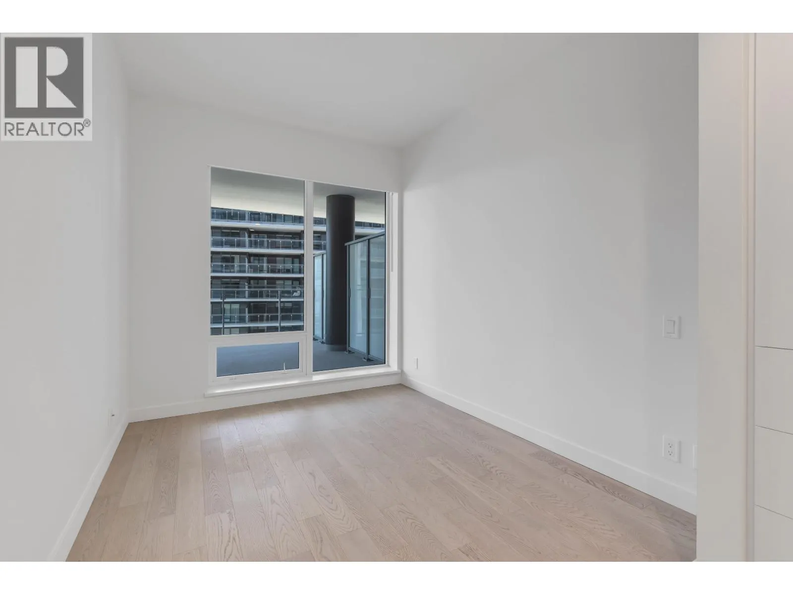 605 6811 PEARSON WAY