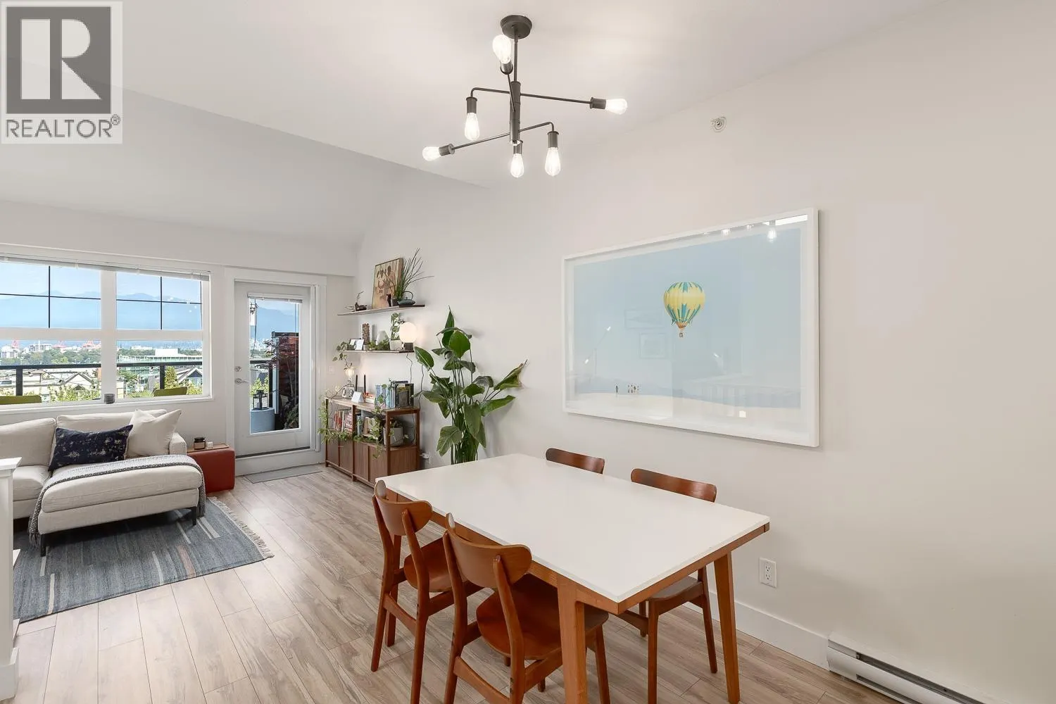 2272 ST. GEORGE STREET