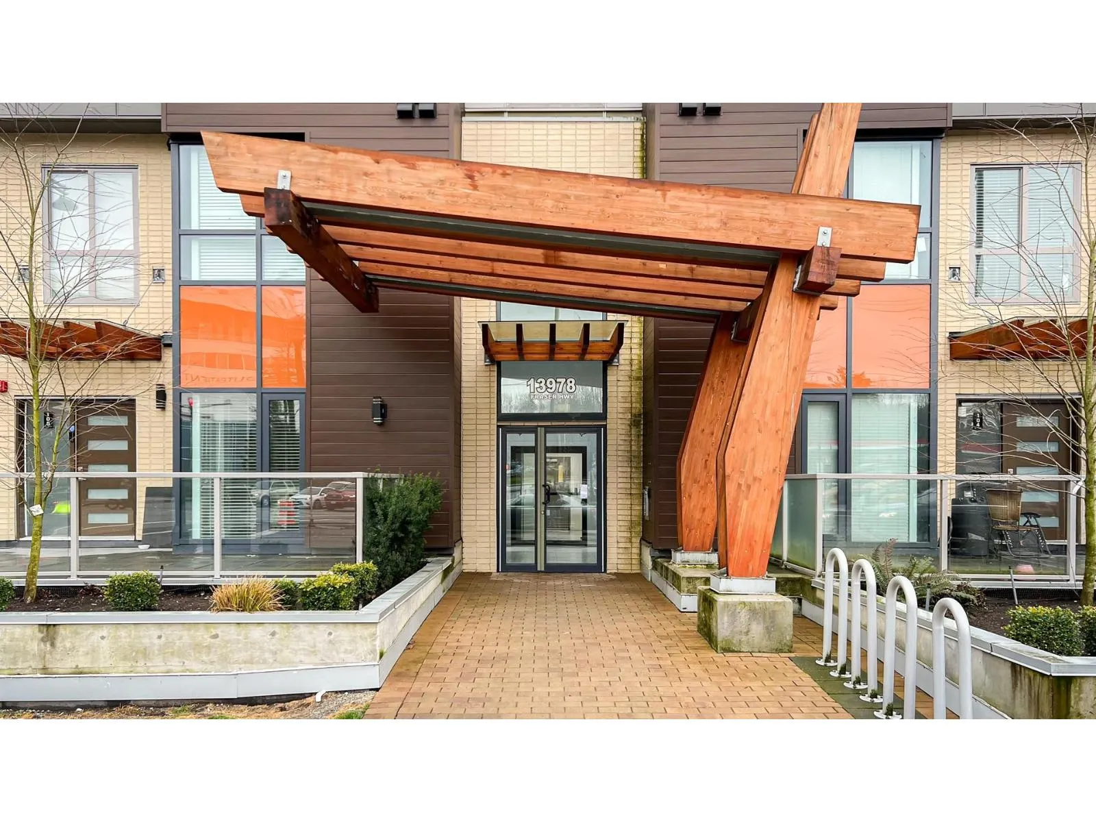 304 13978 FRASER HIGHWAY