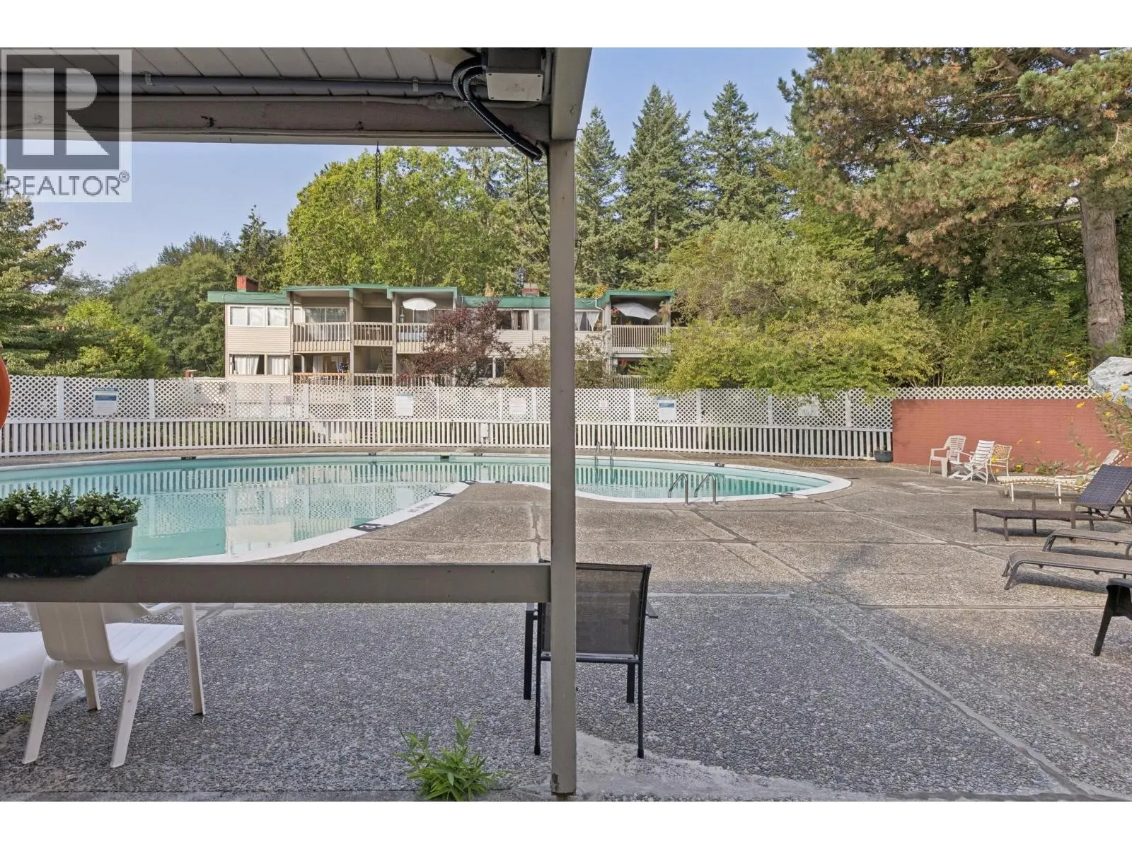 829 WESTVIEW CRESCENT