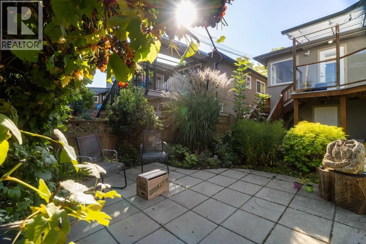 2743 KITCHENER STREET