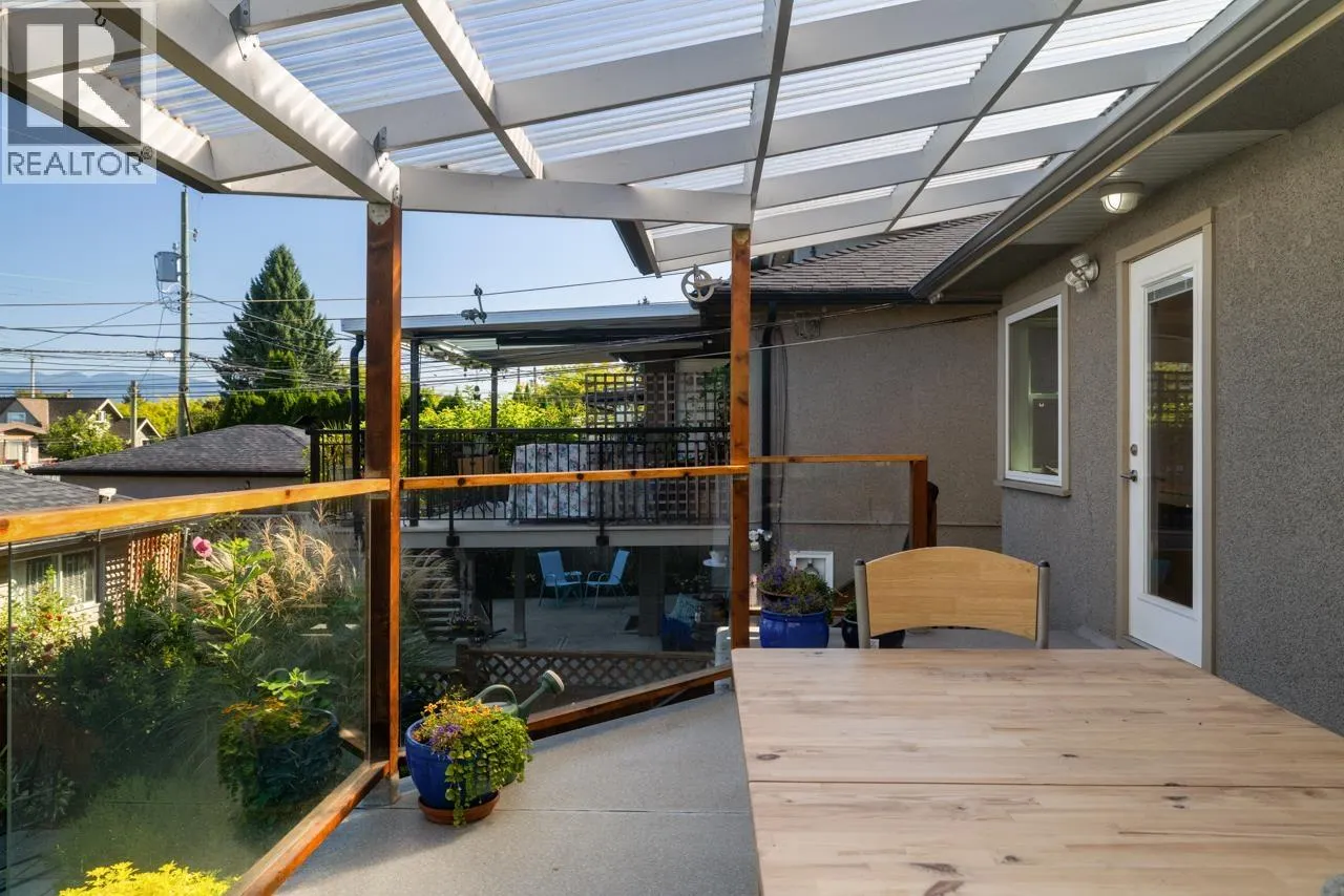 2743 KITCHENER STREET