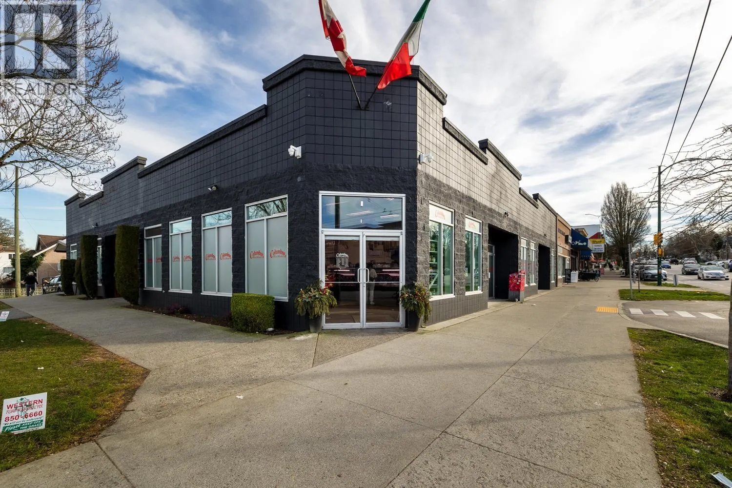 2743 KITCHENER STREET