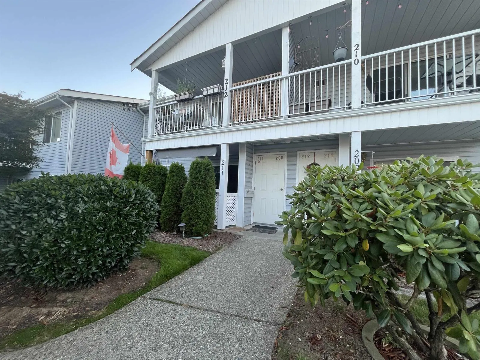 211 32691 GARIBALDI DRIVE