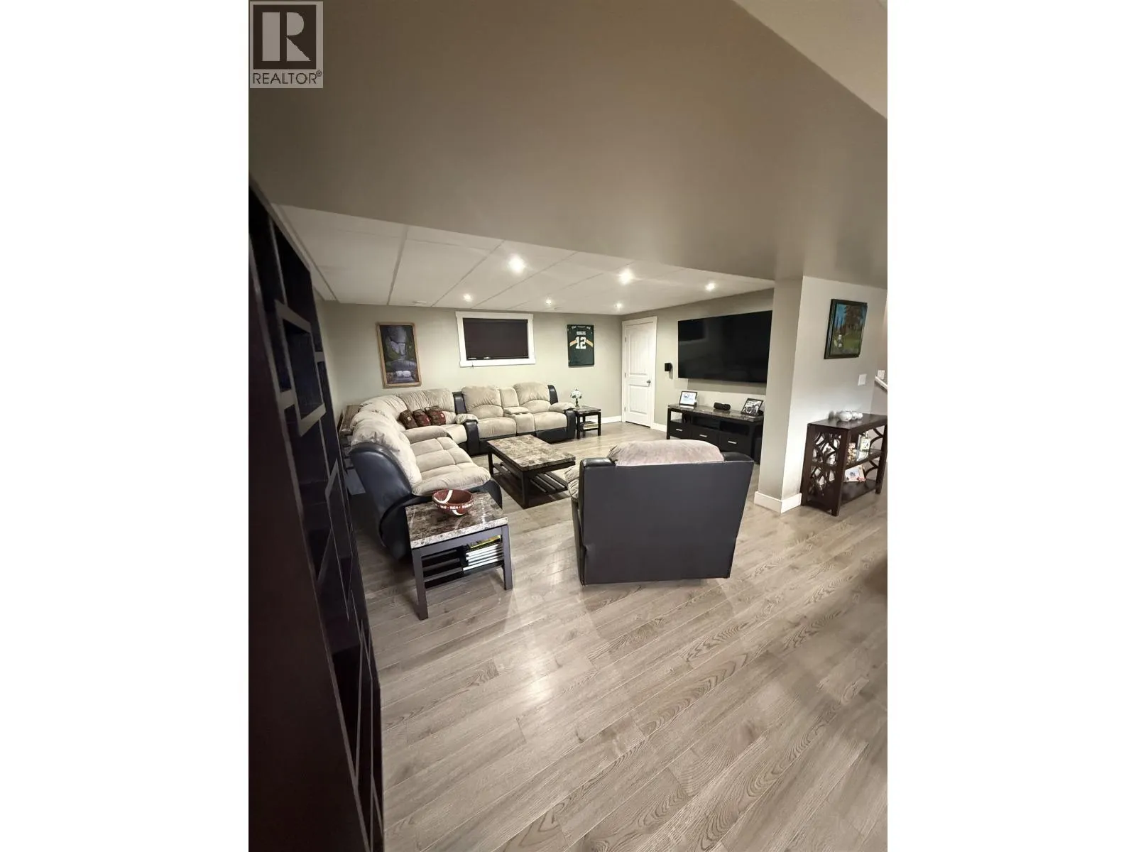 9611 102 AVENUE