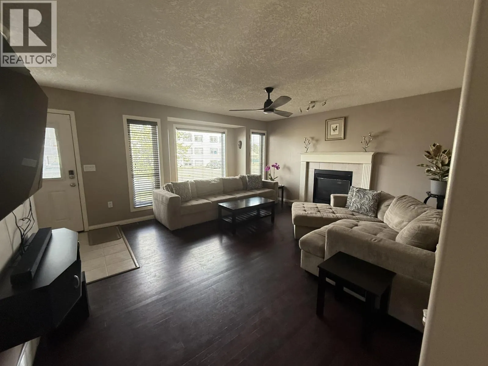 9611 102 AVENUE