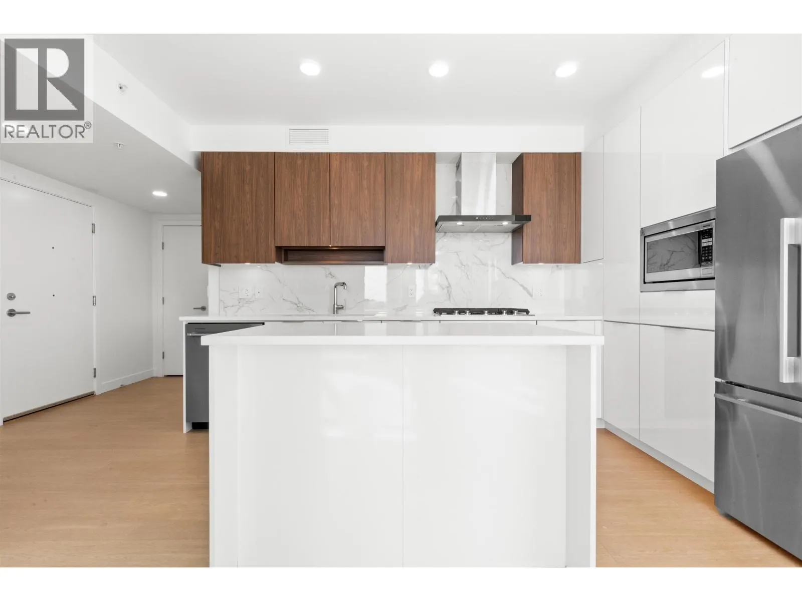 404 7683 PARK CRESCENT