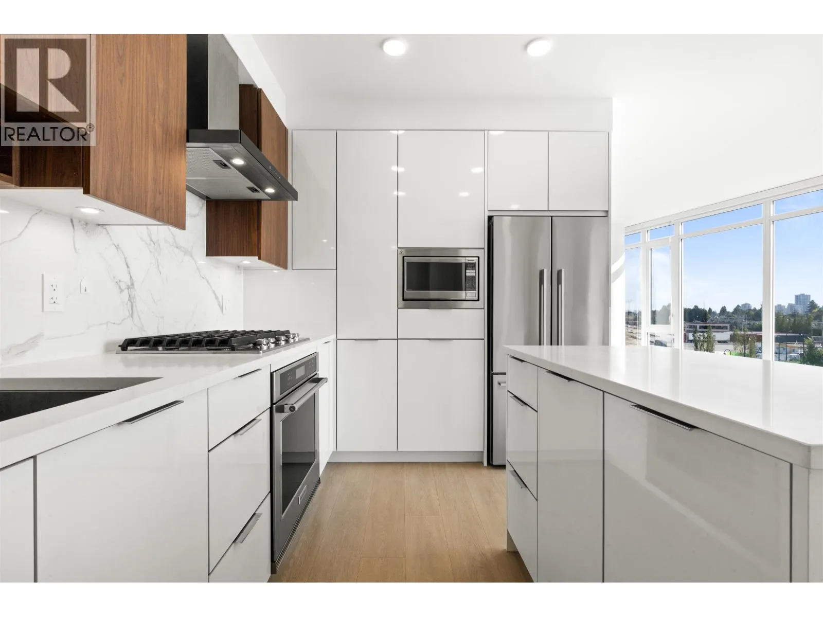 404 7683 PARK CRESCENT