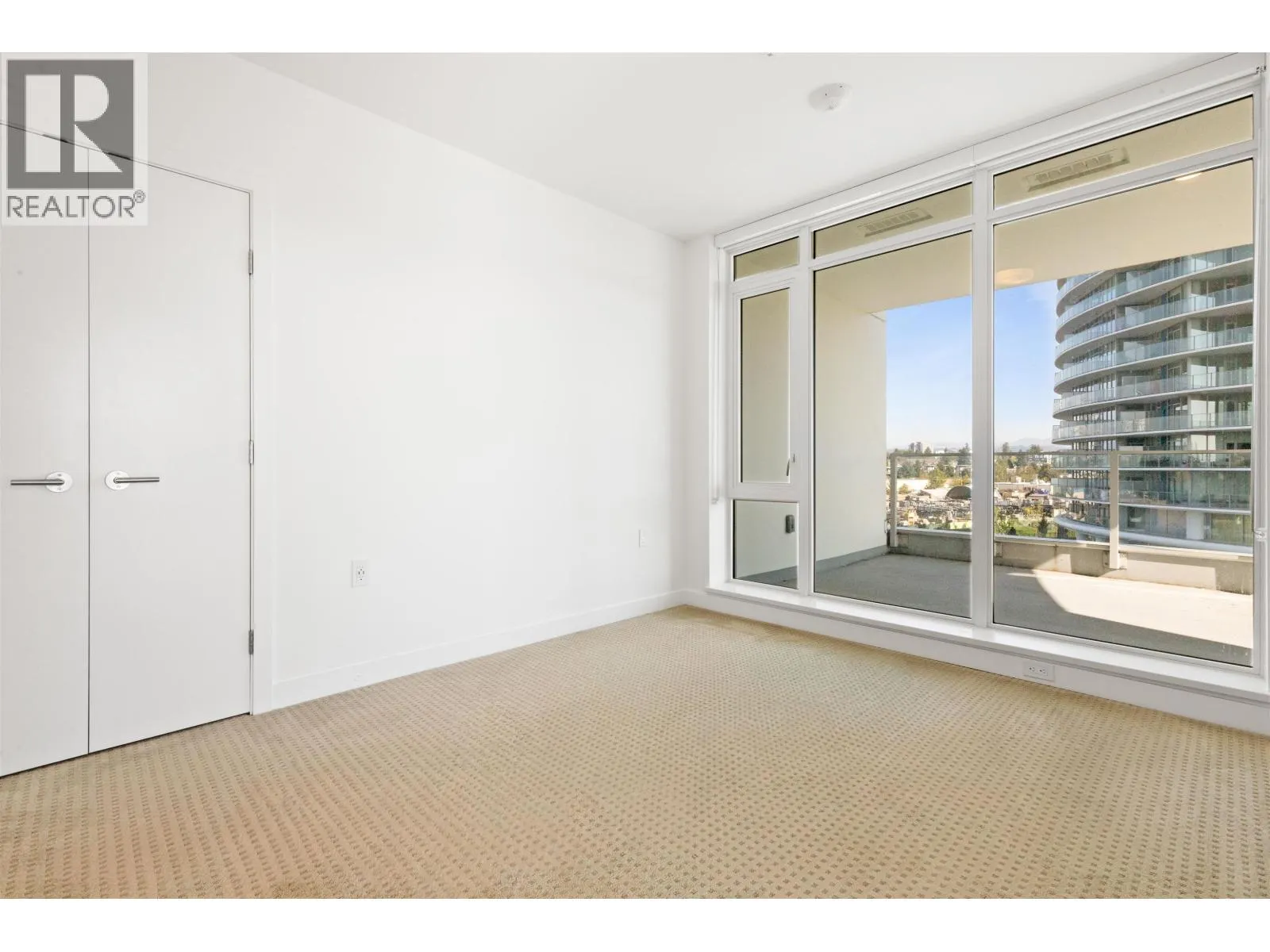 404 7683 PARK CRESCENT