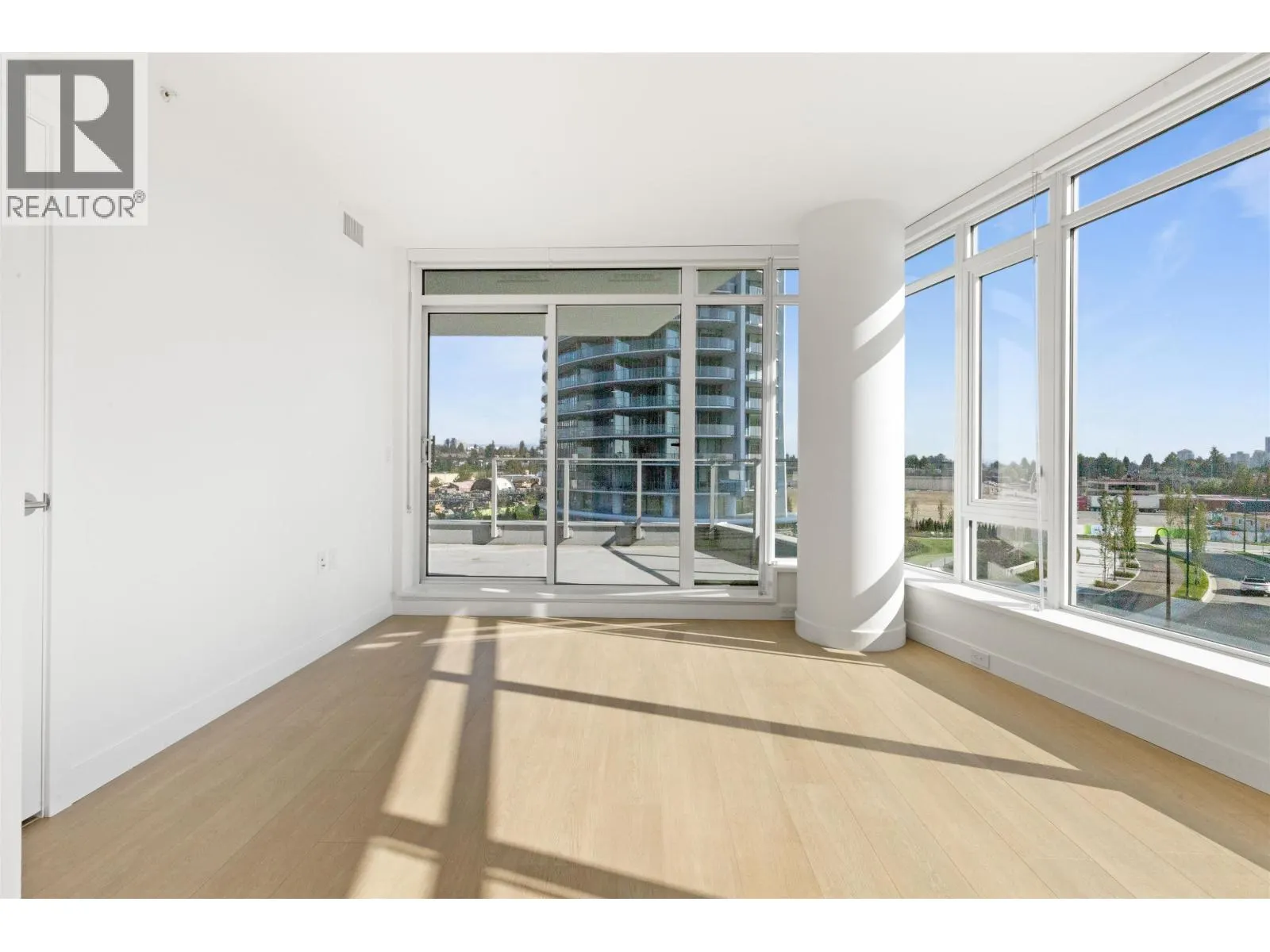 404 7683 PARK CRESCENT