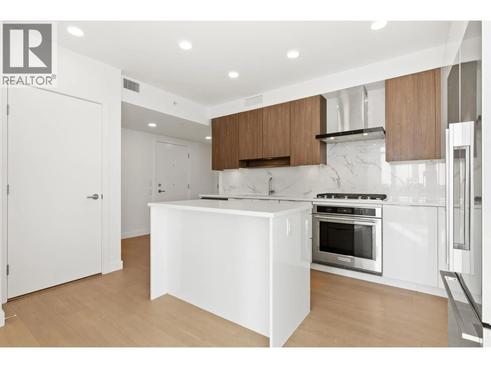 404 7683 PARK CRESCENT